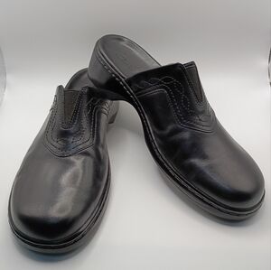 Clarks Brazilian Leather Mules 'Aloe' with Decorative Top Stitching/Goring